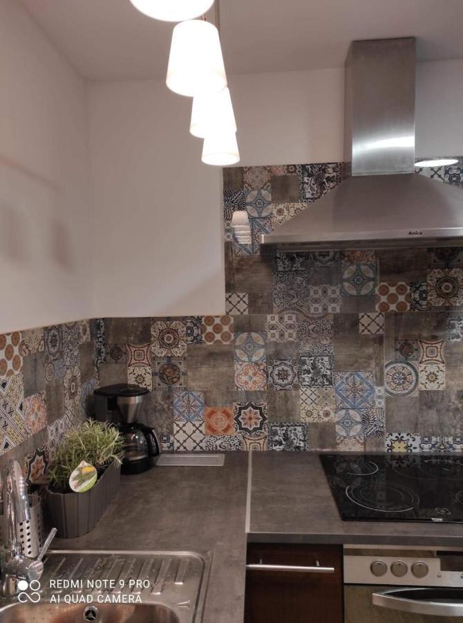 Urocze Studia W Lomiankach, 1- Z Sauna I Tarasem, 2- Z Kominkiem, 3- Ekonomiczne, 7Km Metro Mlociny Warszawa Łomianki Exterior foto