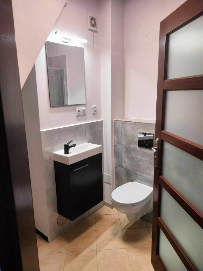 Urocze Studia W Lomiankach, 1- Z Sauna I Tarasem, 2- Z Kominkiem, 3- Ekonomiczne, 7Km Metro Mlociny Warszawa Łomianki Exterior foto